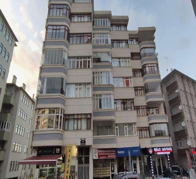 DORUK EMLAK OFİSİNDEN SALI PAZARI MEVKİİNDE ANACADDE ÜZERİNDE KALYONCUOĞLU APARTMANINDA KİRALIK 2+1 DAİRE